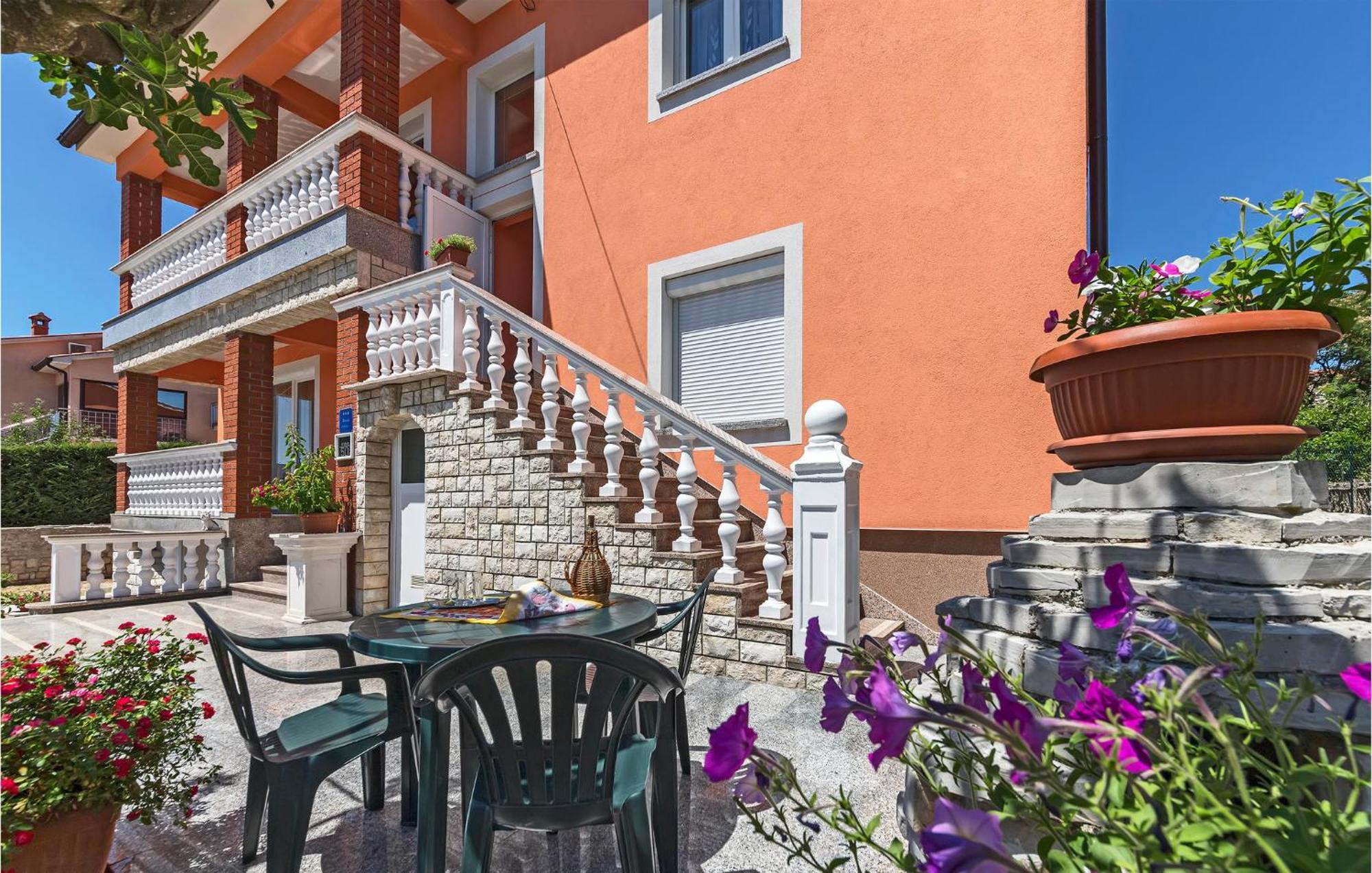 2 Bedroom Lovely Apartment In Labin Labin  Exterior photo